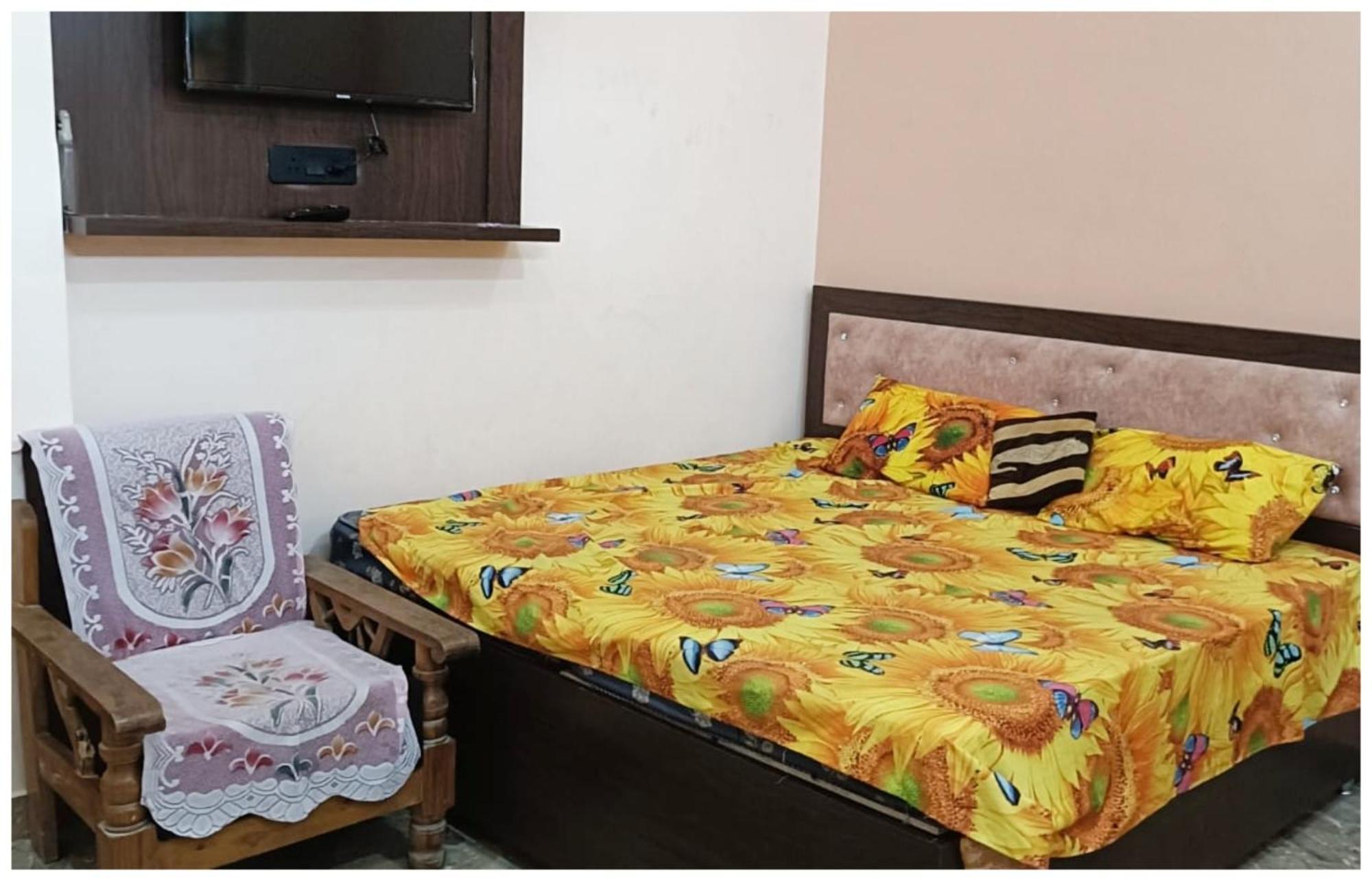 Hotel Aparna Grand Near Ram Janam Bhoomi And Temple - Fully Air Conditioned - Free Wifi Available - Best Budget Hotel In Ayodhya Buitenkant foto