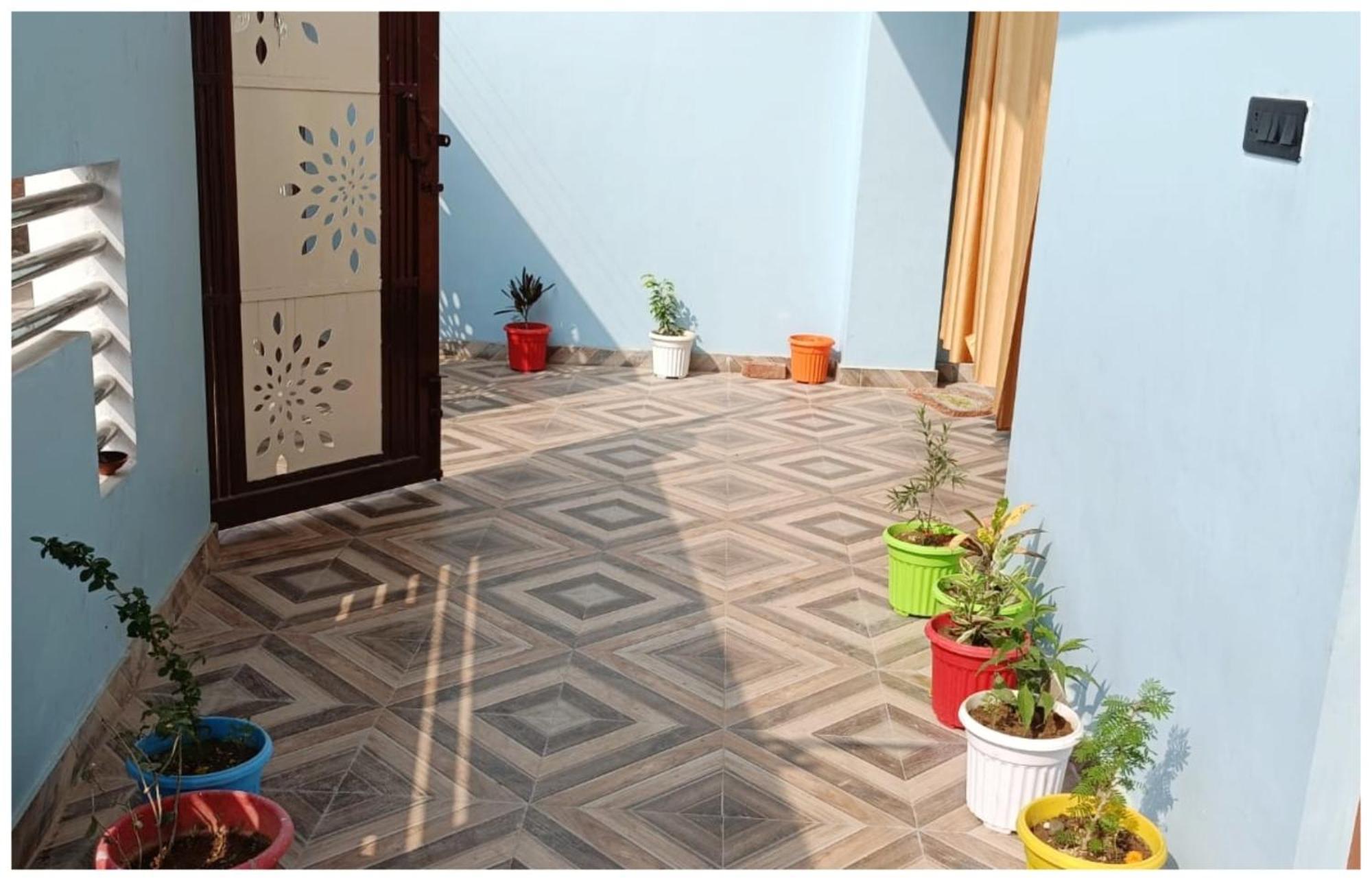 Hotel Aparna Grand Near Ram Janam Bhoomi And Temple - Fully Air Conditioned - Free Wifi Available - Best Budget Hotel In Ayodhya Buitenkant foto