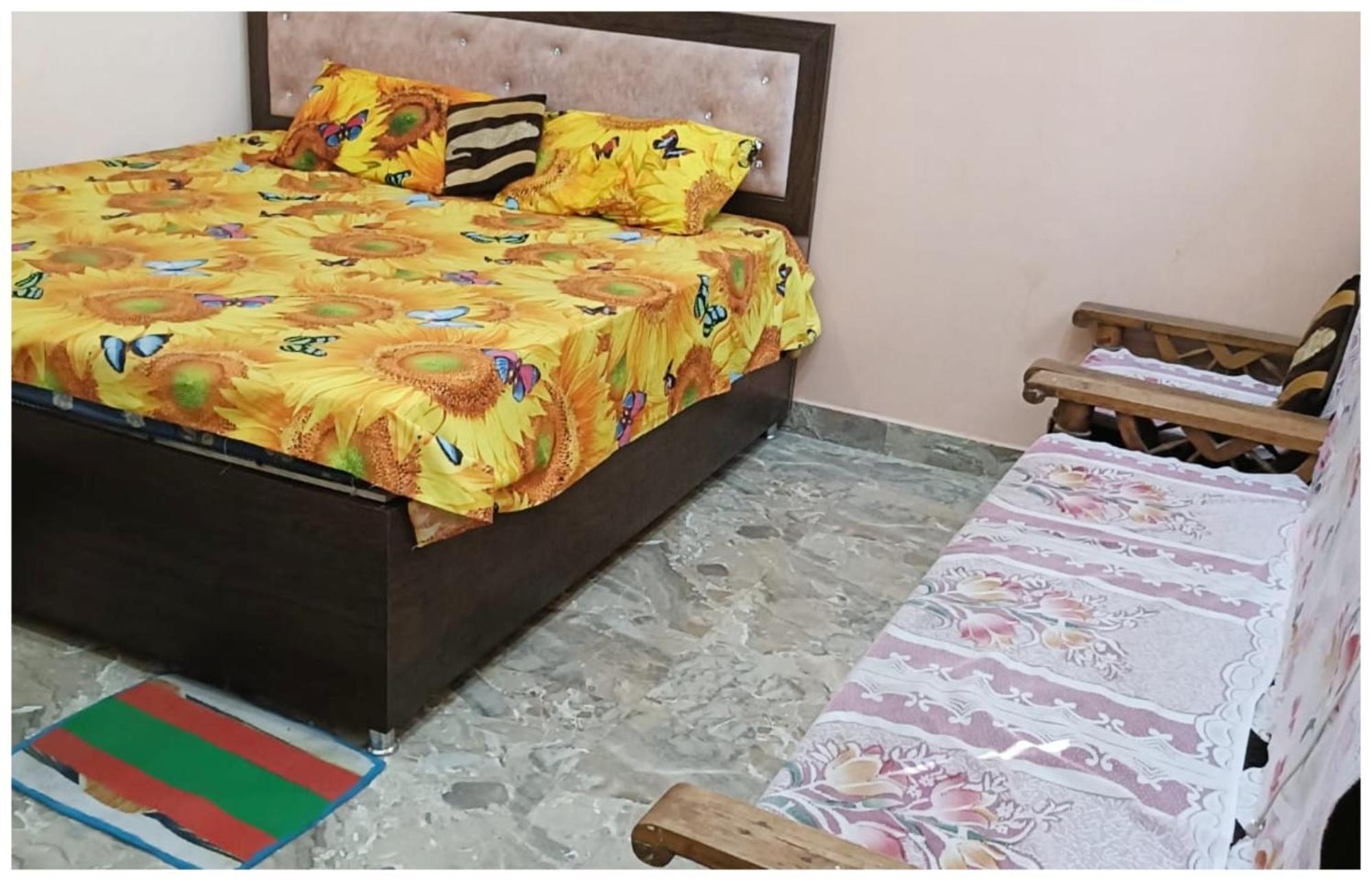 Hotel Aparna Grand Near Ram Janam Bhoomi And Temple - Fully Air Conditioned - Free Wifi Available - Best Budget Hotel In Ayodhya Buitenkant foto